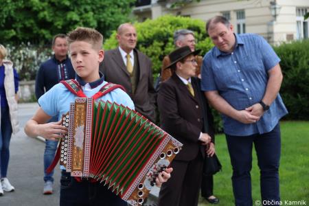 Čebela velikanka potuje po Kamniku (25)